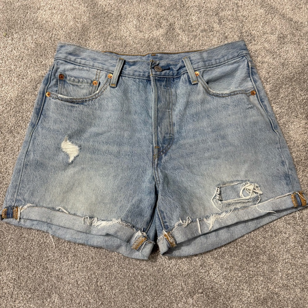 Levi’s 501 Vintage Styled Light Blue Distressed Denim Women’s Shorts 29” waist